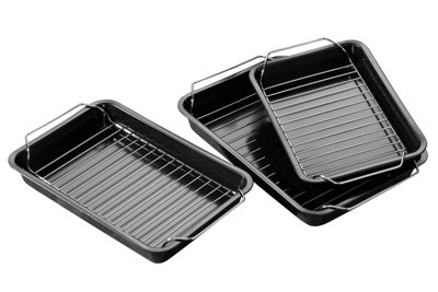 Essentials by Premier Set Of Three Roasting Trays With Wire Racks