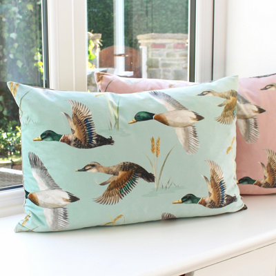 Evans Lichfield Country Duck Pond Rectangular Feather Filled Cushion