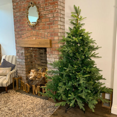 Everlands 210cm (7ft) Green Grandis Fir Real Look Christmas Tree 2326 Tips DIY at B&Q