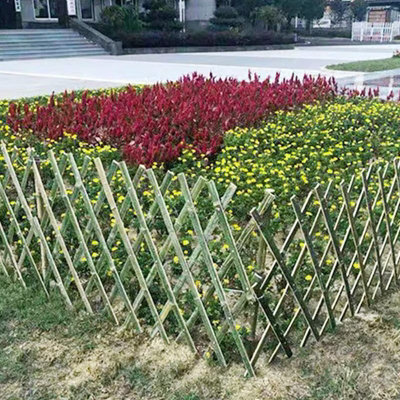 Expanding Green Wooden Trellis Climbing Plants Fence Panel Screening Lattice - 180 x 150cm