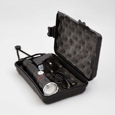 Extendable CREE Torch - 700 Lumen Rechargeable LED with 3.7V Lithium Battery and Storage Case