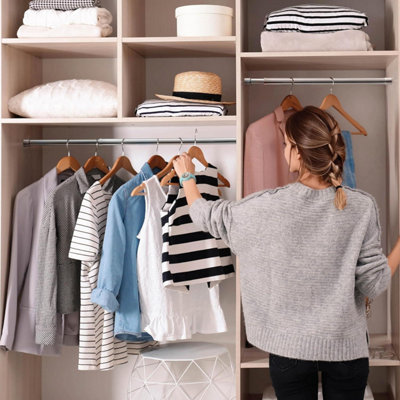 Extendable clothes rail deals pole