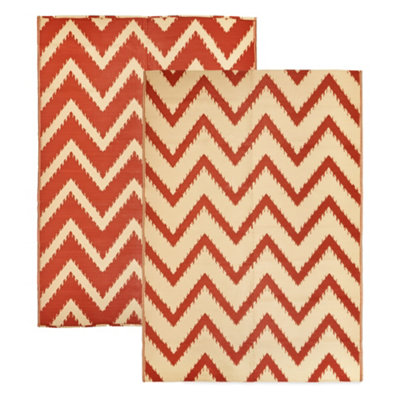 Extra Large Garden Outdoor Rug For Patio, Reversible Chevron Colours, Red & Cream Waterproof Area Rug 180 x 270cm