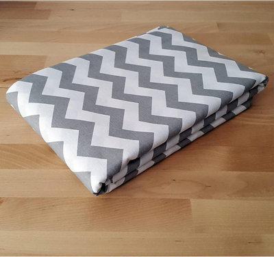 Extra Large Piece of 100% Cotton (300cm x 160cm) for Sewing and Crafting with Grey and White Zig Zag - Cotton Fabric Material