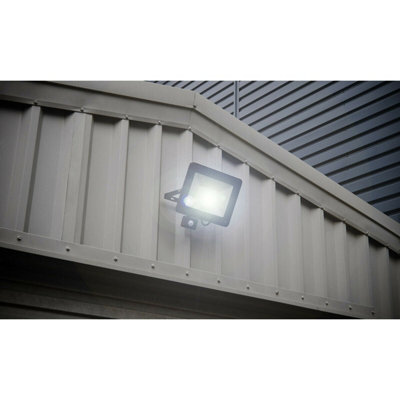 Extra Slim Floodlight with PIR Sensor - 100W SMD LED - IP65 Rated - 8500 Lumens