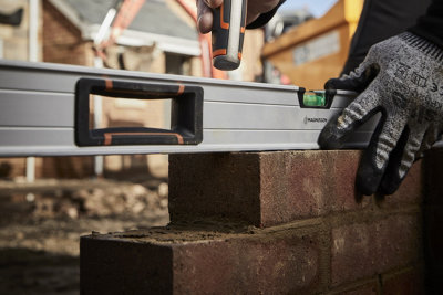 How to lay bricks at B&Q