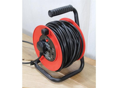 Faithfull FPPCR20M 13A 2 Socket Open Drum Cable Reel 240V / 20m