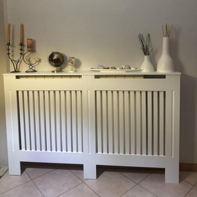FATIVO Hoge Radiator Deksel Houten Kast: Externe 92cm Hoogte Wit Kleine Verwarming Dekt Interne Hoogtes 90cm Horizontale Lamellen Moderne Hoge Radiator Plank Verstevigde MDF Houten Keuken Slaapkamer