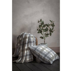 Faux Fur Checkered Throw Over Sofa Blanket Grey 130x170 cm