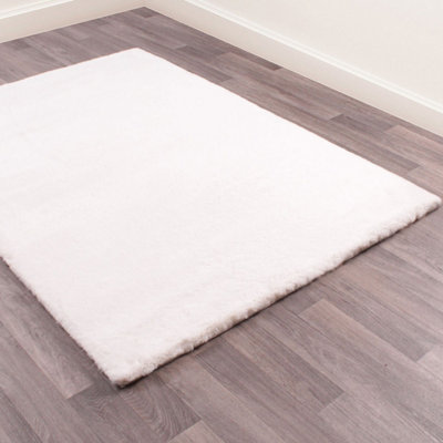 Faux Fur Ivory Plain Shaggy Modern Easy to Clean Polyester Rug for Living Room and Bedroom-150cm X 200cm