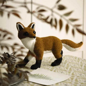 Felix Fox Felted Decoration - Freestanding Country Style Wild Animal Ornament Indoor Home Decor - Measures H20 x W33 x D9cm