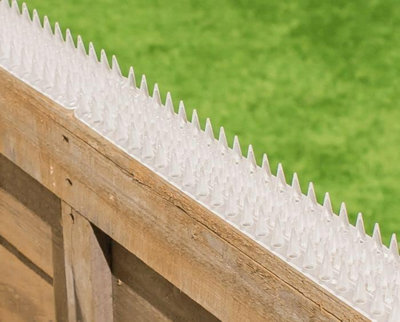 Fence Spikes Cat Deterrent Anti Climb Clear Pack Of 8 Strips