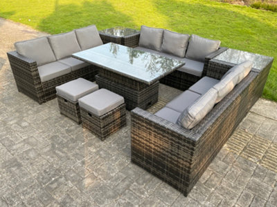 Outdoor sofa deals table with stools