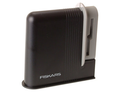 Fiskars 1000812 Clip-Sharp Scissor Sharpener FSK859600