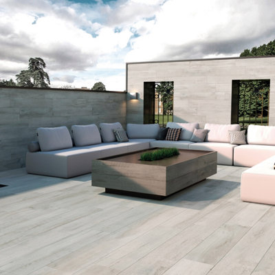 Fitz Matt White Wood Effect Porcelain Outdoor Tile Pack of 2 Tiles 0.71m² (L)1200mm (W)295mm