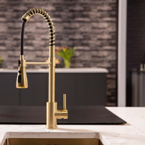 Flode Fjadra Pull Out Kitchen Sink Mixer Tap Spring Style Mixer Tap Brushed Brass Oval Head
