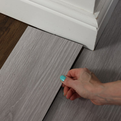 Floor Pops Light Grey Self Adhesive Vinyl Floor Planks Pack of 7 (0.98sqm)