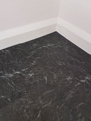 Floor tiles self adhesive vinyl flooring kitchen bathroom black marble effect pack of 4 tiles (0.37sqm)