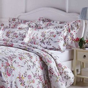 Flower Garden Quilted Bedspread Size Double - Pink and Lilac Floral Design Summer Bedding Set with Matching Pillow Shams