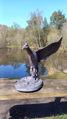 Escultura De Jardín De Pato Volador En Aluminio Fundido – Black Country Metal Works