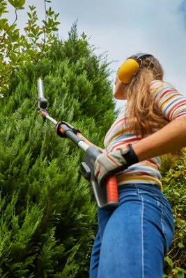Flymo 18V UltraCut Reach 420 Cordless Hedge Trimmer Cutter 42cm No Battery