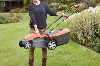 Flymo wheeled deals lawnmower