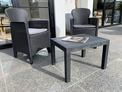 B&q bari best sale bistro set