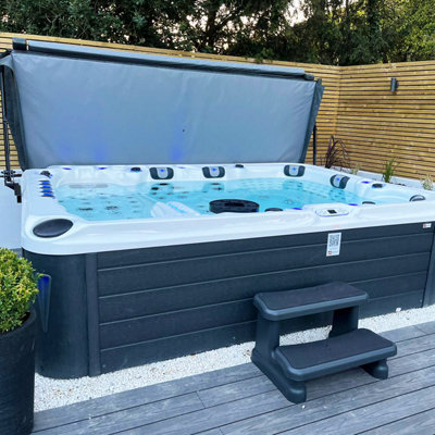 Fonteyn Passion Ecstsatic Wave Hot Tub for 7 People