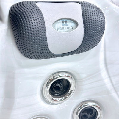 Fonteyn Passion Ecstsatic Wave Hot Tub for 7 People