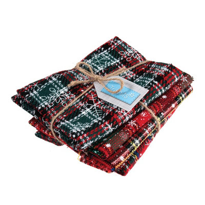 FQ PK XMAS TARTAN RED - Fabric: Fat Quarters: Printed Christmas Tartan: Reds: Bundle of 4 - Trimits