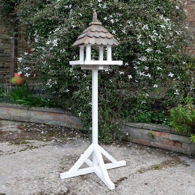 Framlingham Traditional English - Shere freestanding bird table with four sided shingle roof and stand Price Comparisons | Compare The Build
