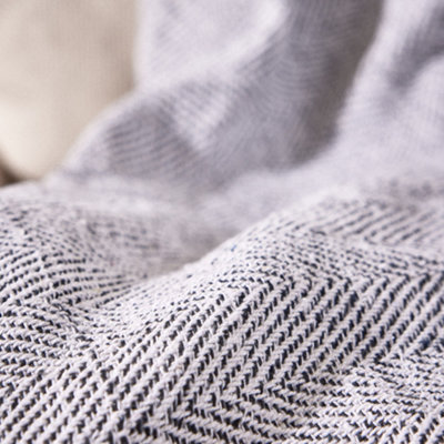 Fringed Throw Blanket Grey Bed Sofa Chair Throw with Tassels 180 x 130cm - 5