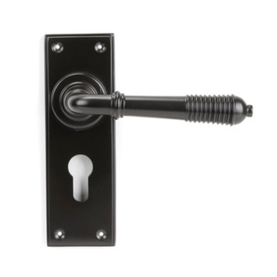 From The Anvil Aged Bronze Reeded Lever Euro Lock Set