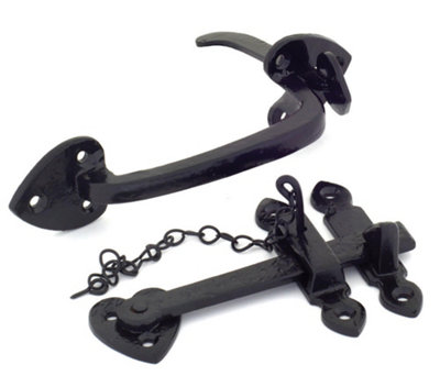 From The Anvil Black Cast Thumblatch Set with Chain