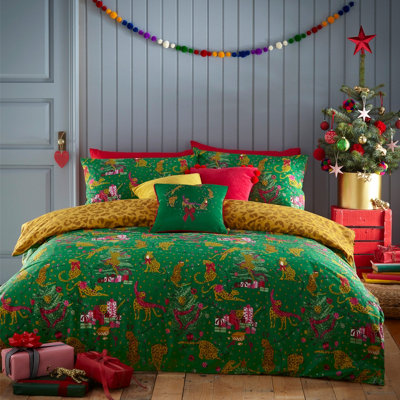 furn. Purrfect Christmas Festive Reversible Duvet Cover Set