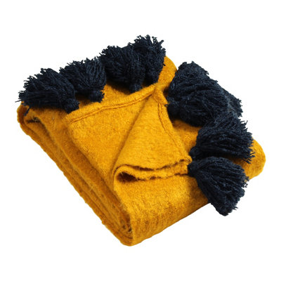 furn. Romily Faux Wool Tasselled Throw