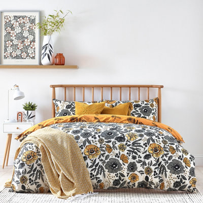 furn. Scandi Poppy Floral Reversible Duvet Cover Set