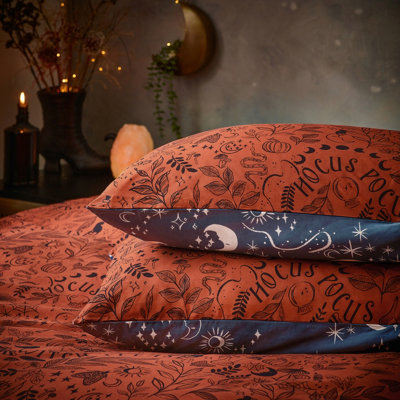 furn. Witchy Vibes Celestial Reversible Duvet Cover Set