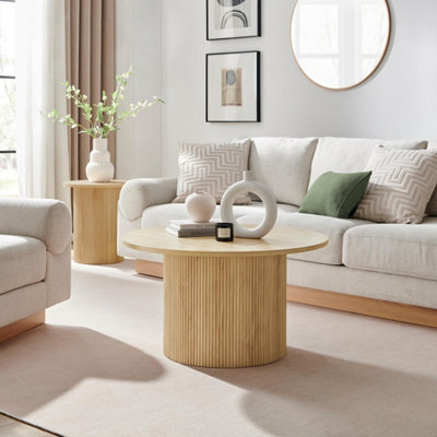 Furniturebox Penrose Coffee Table - Round Oak Effect Wood Pedestal - Round Coffee Table - Oak Coffee Table - Wooden Coffee Table