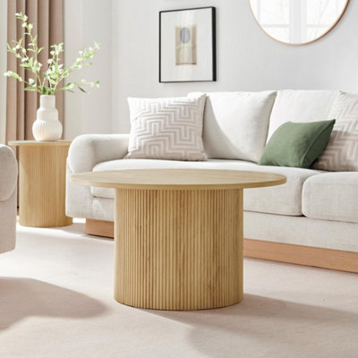 Furniturebox Penrose Coffee Table - Round Oak Effect Wood Pedestal - Round Coffee Table - Oak Coffee Table - Wooden Coffee Table