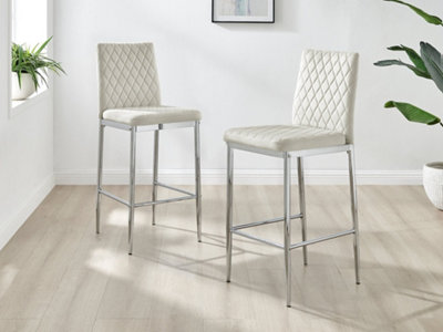 Cream metal bar deals stools