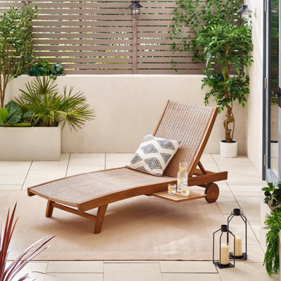 Furniturebox UK Nata Sun Lounger Sofa Solid Wood Brown Rattan and Black Metal Adjustable Back For Gardens Patios Decks