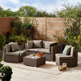 Furniturebox UK Orlando 4 Seat Modular Outdoor Garden Sofa - Brown Rattan Garden Sofa with Grey Cushions - Garden Coffee Table