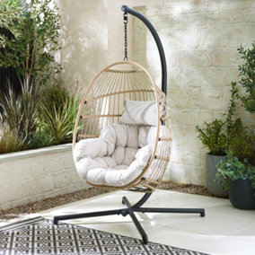 Furniturebox UK Outdoor Hanging Egg Chair: Light Brown Rattan & Cream Cushions