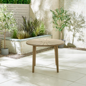 Furniturebox UK Tari Round Outdoor Dining Table: Solid Acacia Wood with Teak Stain