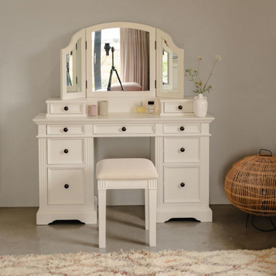 cream colour dressing table Cambridge Classic Cream Painted Oak Dressing Table  HomePlus Furniture