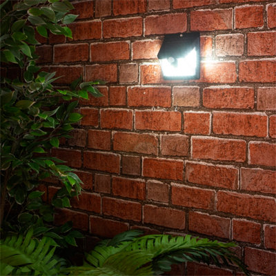 Garden & Driveway Solar Powered Motion Sensor Wall Security Light 40 LED's