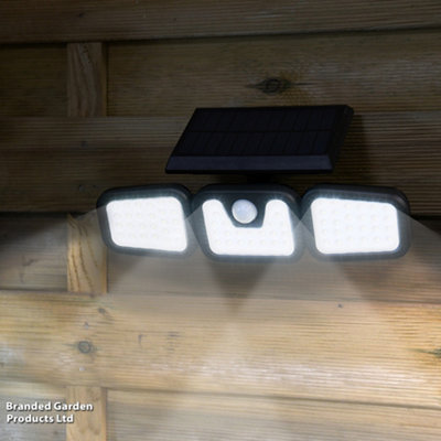 Garden Gear Solar-Powered Motion Sensor Security Light 74 LEDs, Remote Control & Weatherproof IP65 Design (1)