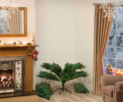 Garden Store Direct Lapland Fir Green Artificial Christmas Tree 5ft - 3