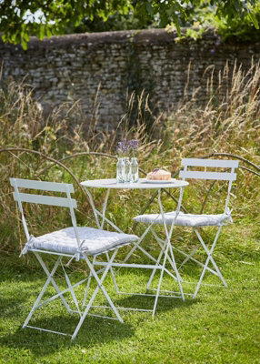 Garden Trading Outdoor Indoor Rive Droite Patio Bistro Set Chairs Chalk ...